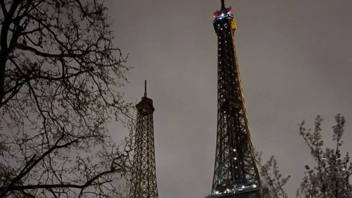 Face à la Tour Eiffel, sa petite sœur vendéenne de 32 mètres est apparue dans la nuit