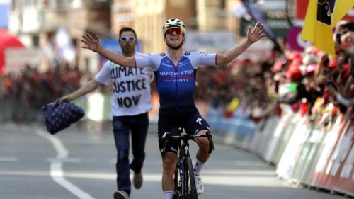 Cyclisme. Tour de Norvège : Remco Evenepoel remporte la 3e étape et reprend la tête du général
