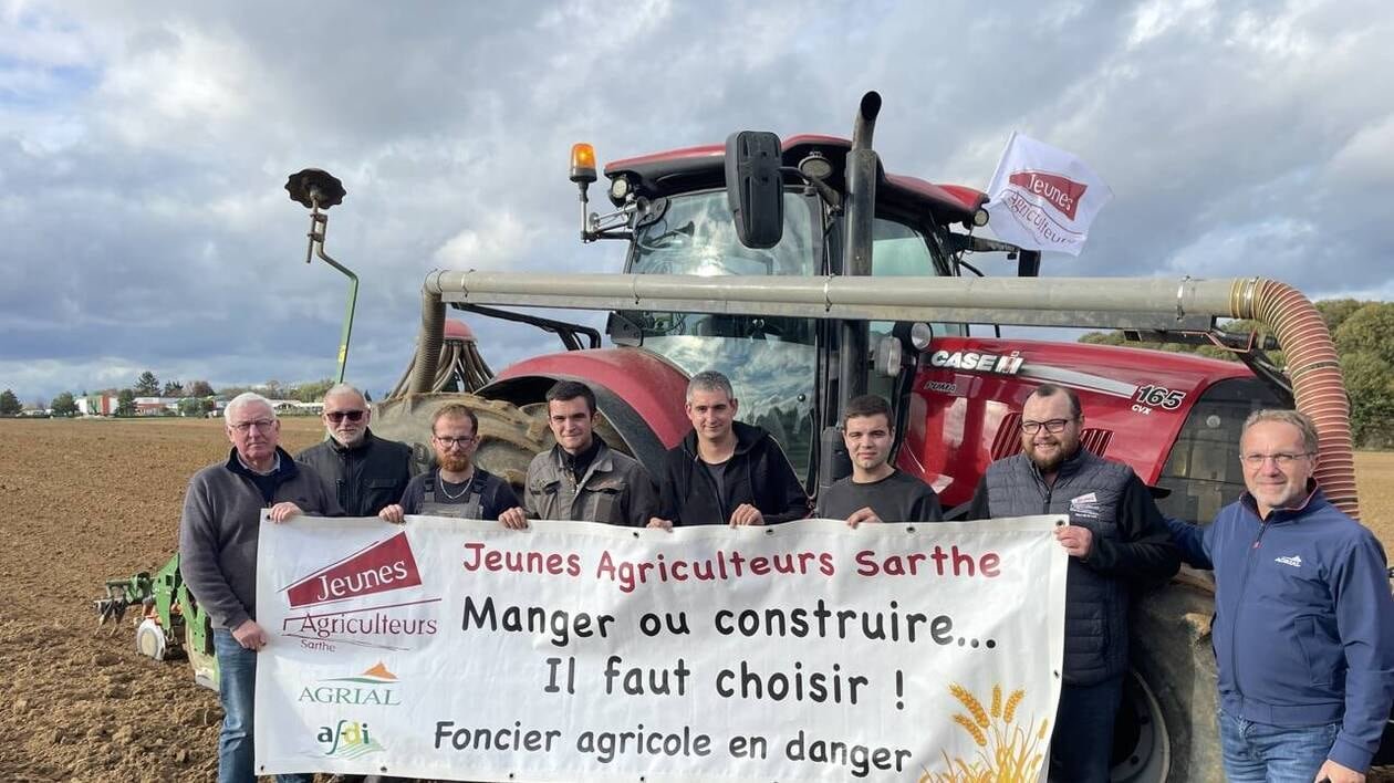Le blé semé près du Mans par les Jeunes agriculteurs servira à financer des projets solidaires