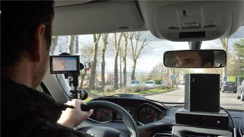 « Le métier le plus détesté de France » : conducteur de voiture radar dans le Morbihan, il témoigne