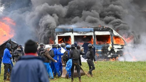REPORTAGE. «C’est dramatique»: les bassines mobilisent avec une débauche de violence à Sainte-Soline