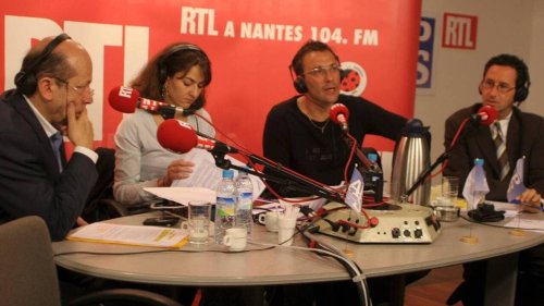 Un maçon breton épinglé par ses clients en direct à la radio : il se rend chez eux pour se venger