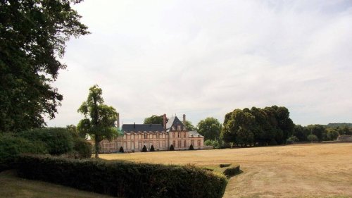 Orangerie, piscine… Saisi par la justice, ce château en Essonne sera bientôt à vendre aux enchères