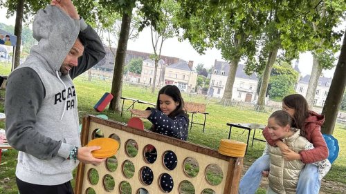 À la Fête du jeu à Laval, les jeunes s’amusent même sous la pluie