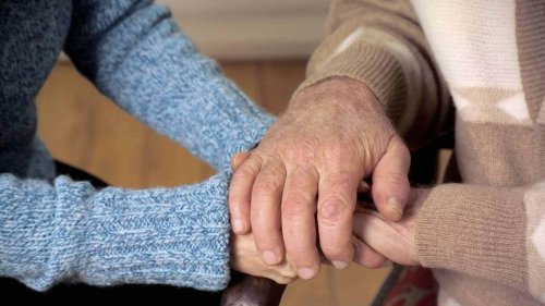 Un numéro de téléphone pour rompre l’isolement des seniors à Angers