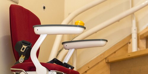 Prix Monte-Escalier tournant : coût de pose, tarifs, devis et conseils !