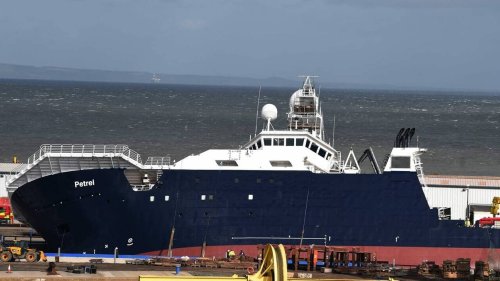 Un navire partiellement renversé par le vent à Edimbourg, 25 blessés