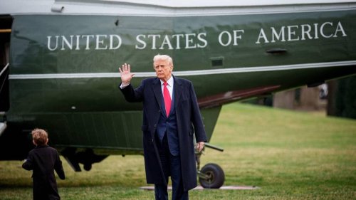 Trump expulse 200 membres présumés d’un gang vénézuélien grâce à une loi de temps de guerre