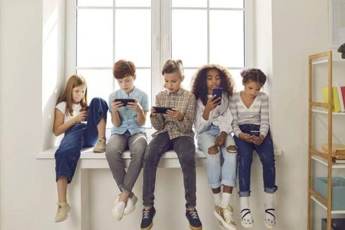 Quel est le bon âge pour offrir un smartphone à son enfant ? - Edition du soir Ouest-France - 06/06/2023