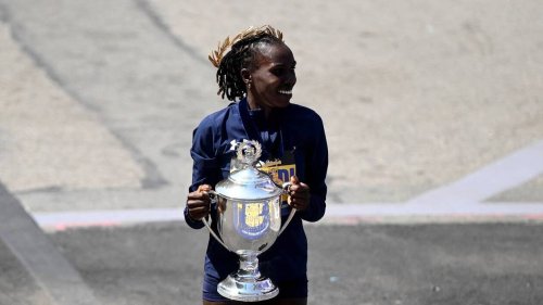 Marathon. Les Kényans John Korir et Sharon Lokedi s’imposent à Boston avec un record pulvérisé