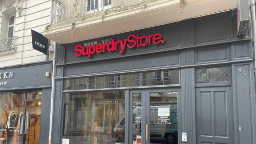 Sur décision judiciaire, le magasin de vêtements Superdry ferme subitement ses portes à Angers