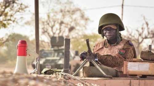 Au Burkina Faso, la junte au pouvoir veut réinsérer des djihadistes repentis