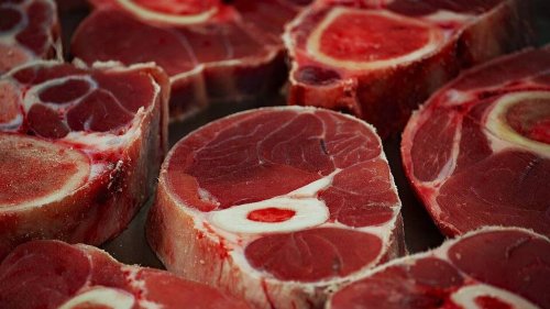 De la viande et du poisson en putréfaction : 2 tonnes de denrées avariées saisies dans un entrepôt