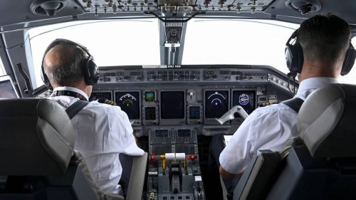 Le pilote est aux toilettes, son copilote fait un malaise : l’avion sans personne aux commandes