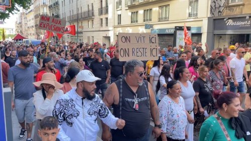 « On bosse ici, on reste ici » : des familles roms rassemblées dans une rare manifestation à Nantes