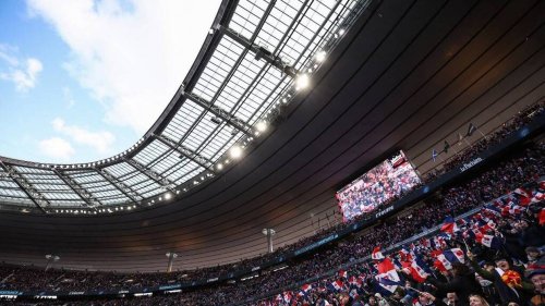 L’Assemblée nationale vote l’obligation de la peine d’interdiction de stade pour certains cas