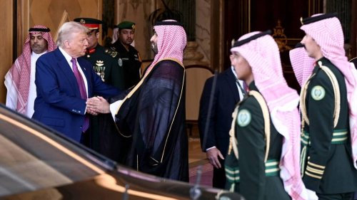 Donald Trump remplit les arsenaux saoudiens et les poches de l’Amérique