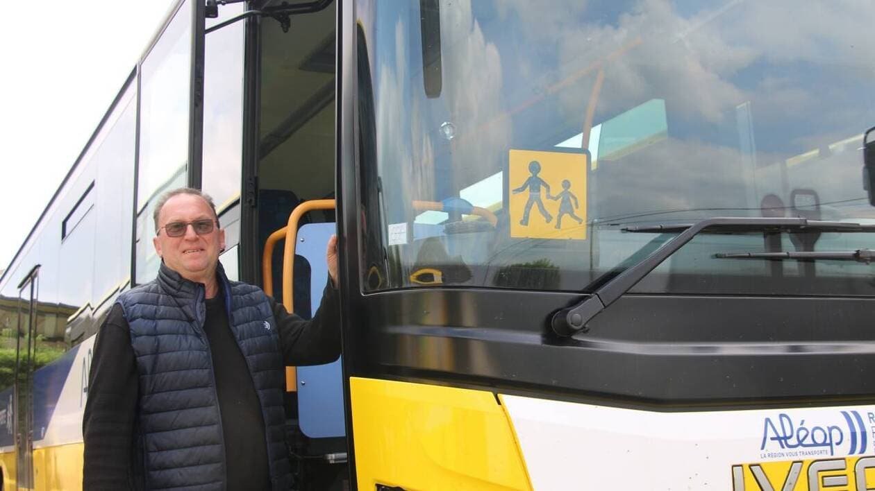 « Le seul métier où tu n’as pas le droit d’être en avance » : la double vie des chauffeurs de car