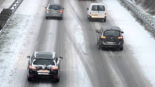 Neige et verglas : Météo France place trois départements en vigilance orange samedi