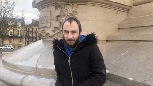 TÉMOIGNAGE. « Dormir dehors, ça me fait peur » : Adrien, 21 ans, vit avec 520 € par mois