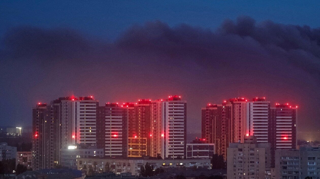 Russian Ballistic Missiles Strike Kyiv as Zaporizhzhia Casualties Rise