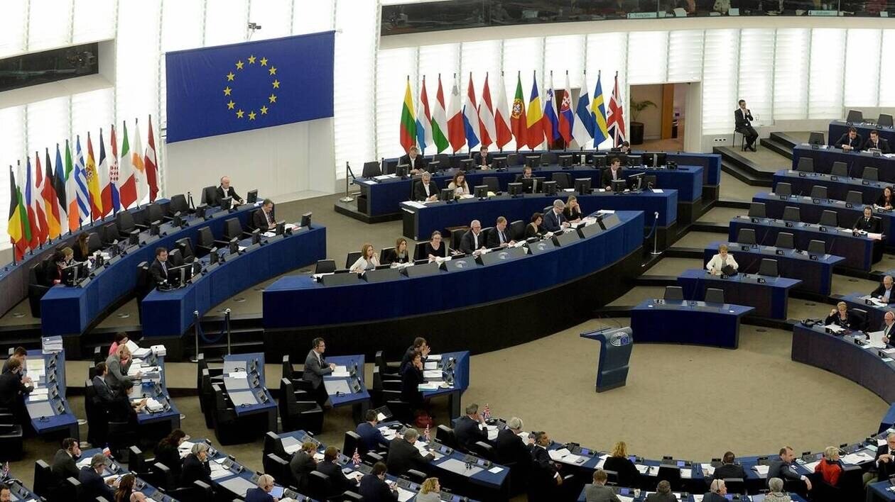 Le Parlement européen veut augmenter les taxes sur les engrais russes dès le mois de juillet