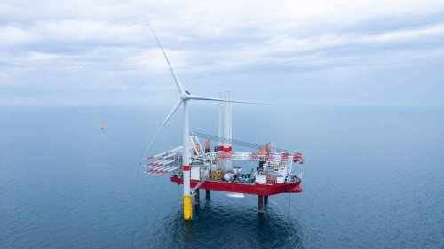 Depuis la terre, les premières éoliennes entre Yeu et Noirmoutier font réagir