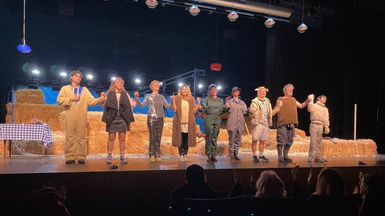 Avec la déjantée « Foutue Bergerie », une plongée dans le malaise agricole aux Scènes du golfe à Vannes