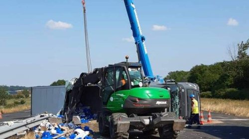 Accident sur l’A81 en Mayenne : un deuxième camion couché, la circulation fortement impactée