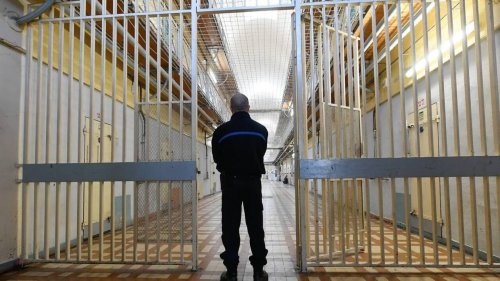 Jugé pour triple homicide, un homme poignardé dans une prison des Bouches-du-Rhône