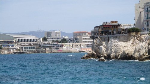 Un homme décède après avoir plongé depuis la corniche Kennedy à Marseille