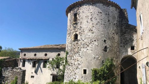 Ce village d’Ardèche va recevoir un petit pactole inespéré pour sauver son château du XIIIe siècle