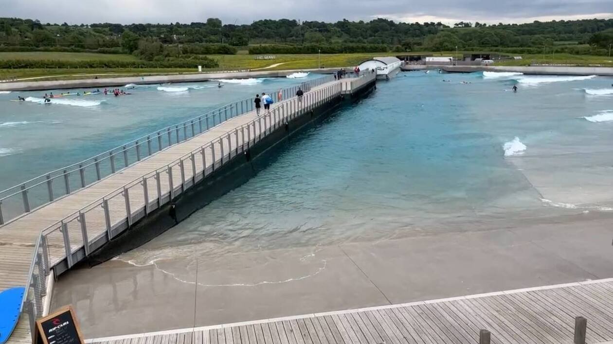 « Aberrant » ou « grandiose » ? En Vendée, le projet de vague artificielle provoque un débat houleux
