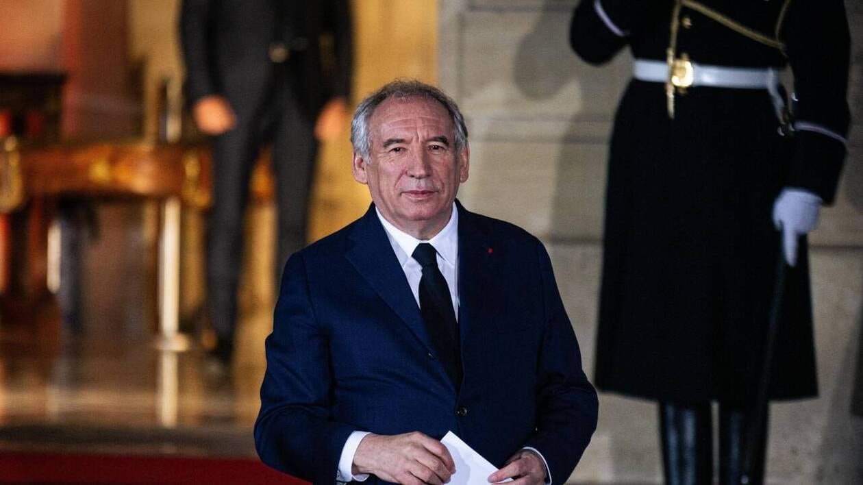 Il passe le cap des 100 jours. François Bayrou peut-il encore durer à Matignon ?