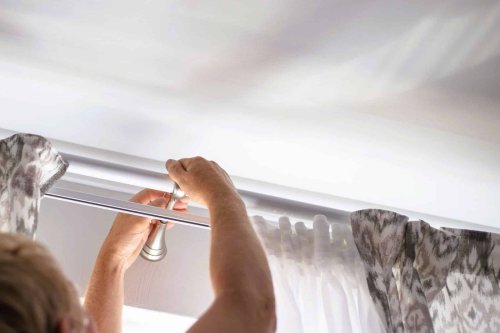 Ce que personne ne vous dit avant d’installer une tringle à rideaux (et pourquoi tant de gens se trompent)