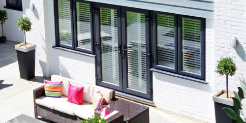 Porte-fenêtre PVC : pourquoi choisir ce matériau ? Quels avantages ?
