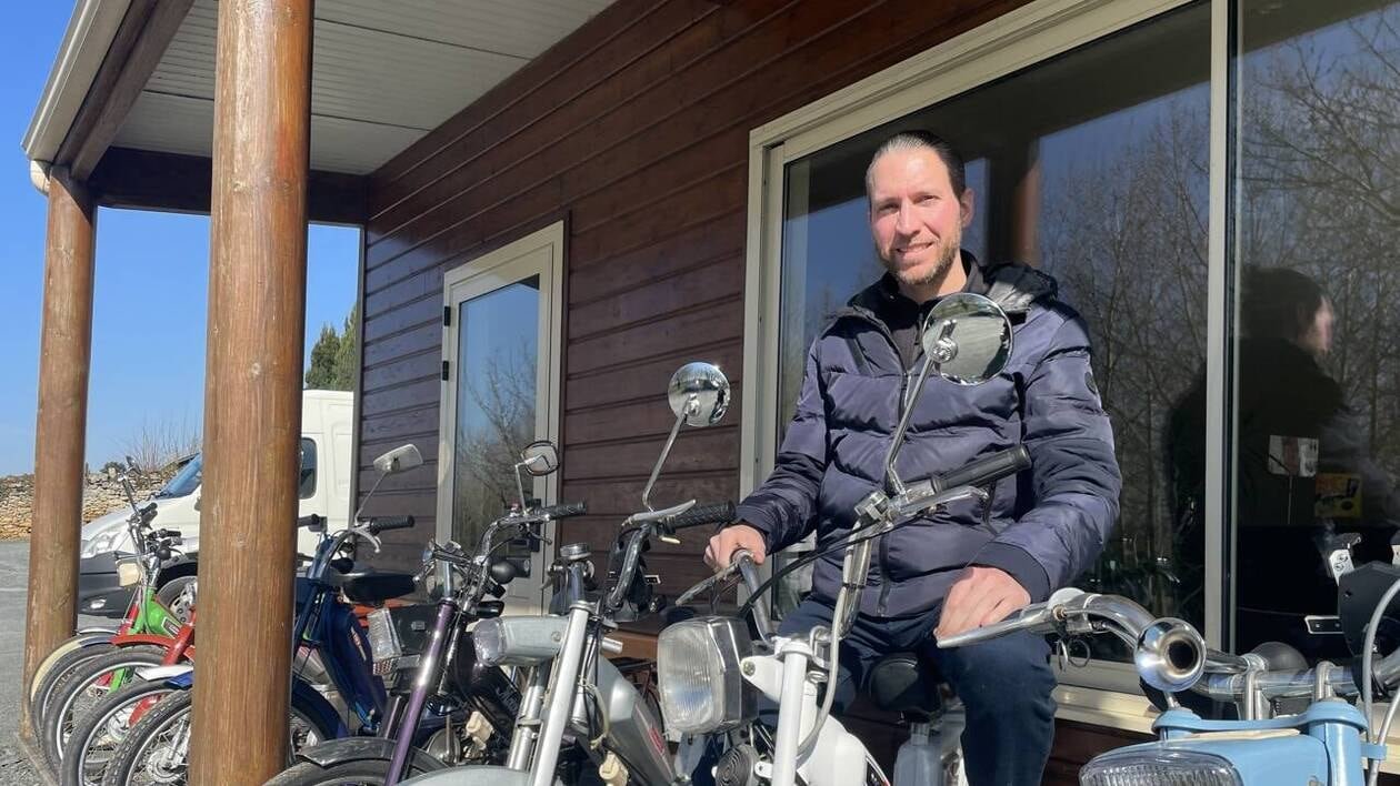 Traverser les vignes d’Anjou à cyclomoteur d’antan : la proposition insolite de cette nouvelle boîte