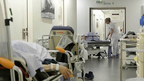 Engorgement aux urgences : un octogénaire passe ses derniers jours sur un brancard au CHU de Rouen