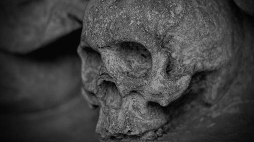 Un squelette humain vieux de 1 000 ans découvert dans une grotte en Isère