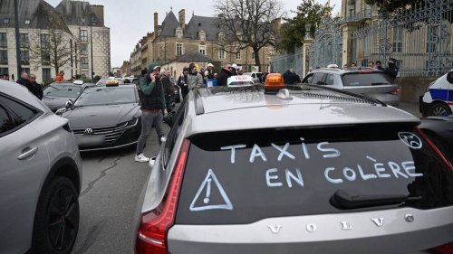 Une centaine de chauffeurs de taxis manifeste à Rennes, une délégation reçue à la préfecture