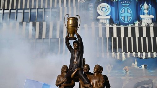OM. Une statue de Bernard Tapie dévoilée devant le stade Vélodrome