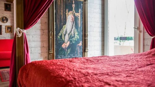 Harry Potter. À Toulouse, elle transforme un vieil appartement en château de Poudlard