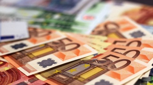 Il marque ses billets de 50 € à l’encre invisible et piège son aide à domicile