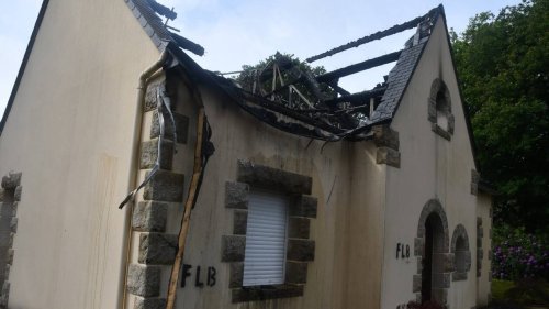 À Caurel, un incendie ravage entièrement une maison taguée « FLB »