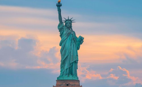 Des restrictions de voyages aux États-Unis envisagées pour les ressortissants de 43 pays