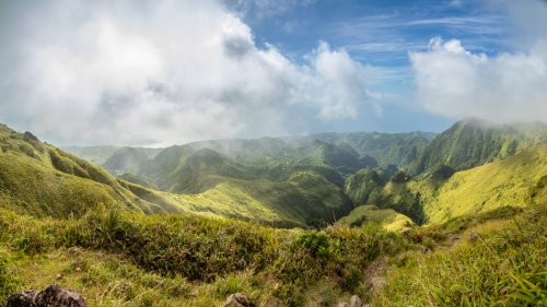 Randonnée au soleil : les plus beaux sentiers à explorer en hiver aux Caraïbes