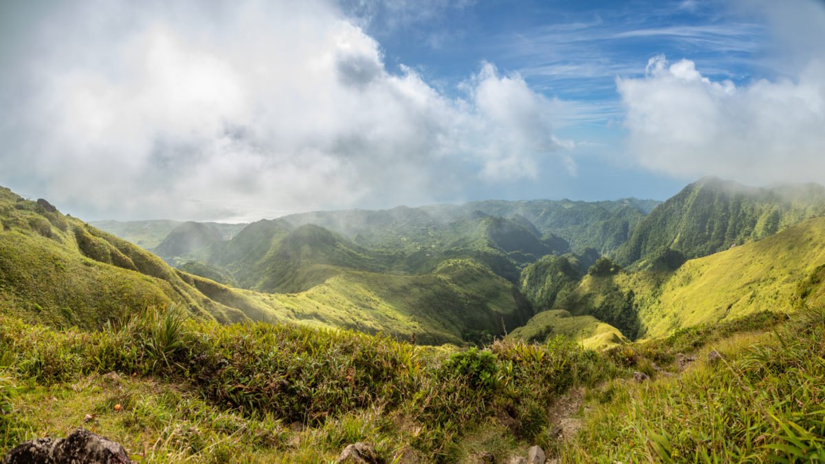 Randonnée au soleil : les plus beaux sentiers à explorer en hiver aux Caraïbes