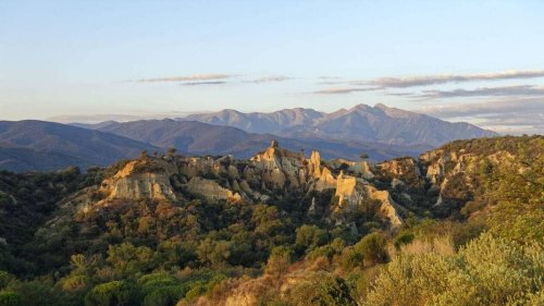 Un randonneur de 45 ans chute de 100 mètres et se tue dans les Pyrénées