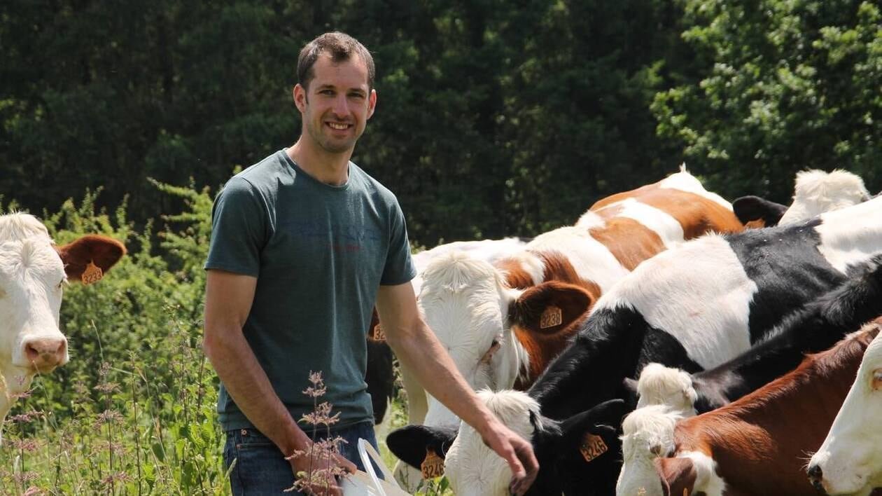 « Des fermes en danger de mort » : cet ancien cycliste devenu agriculteur raconte la crise agricole