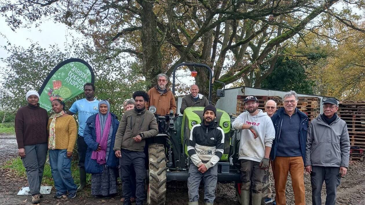« Finie, enfin, la galère des réparations à répétition » : le Jardin de Cocagne dispose d’un nouveau tracteur